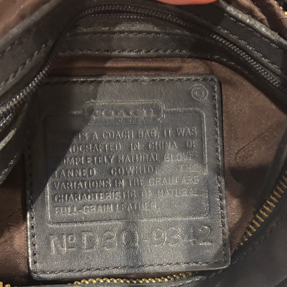 Vintage Coach East West Black Leather Hobo Bag 9342 - Picture 6 of 7